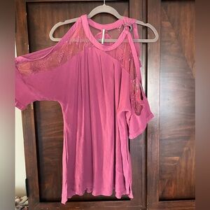Free People lace peekaboo shoulders top with pockets. Size S ,Pre-loved